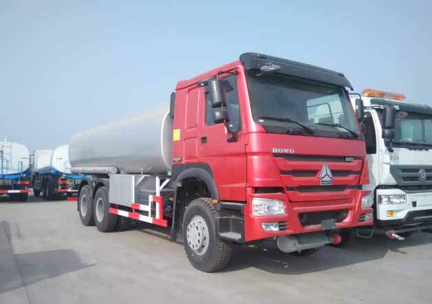 HOWO 6x4 25m3 oil tanker truck