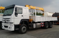 Sinotruk HOWO 6x4 10ton folding boom truck mounted crane