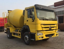 Sinotruk howo cement transport vehicle